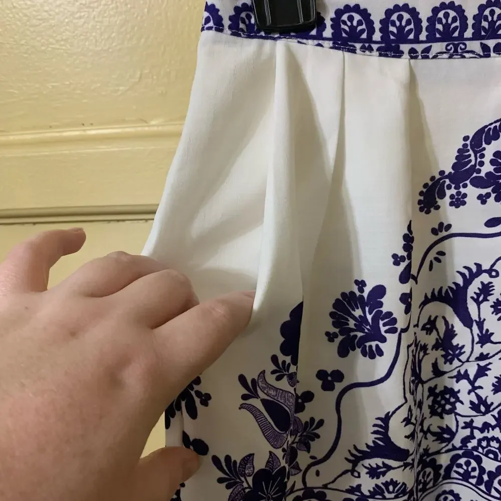 Lily Whyt Blue and White Fine China High Waisted Shorts Size 8 - Picture 13 of 14